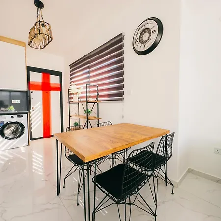 Four Seasons 2 Lofts By The Sea, Bogaz, Iskele Апартаменты *